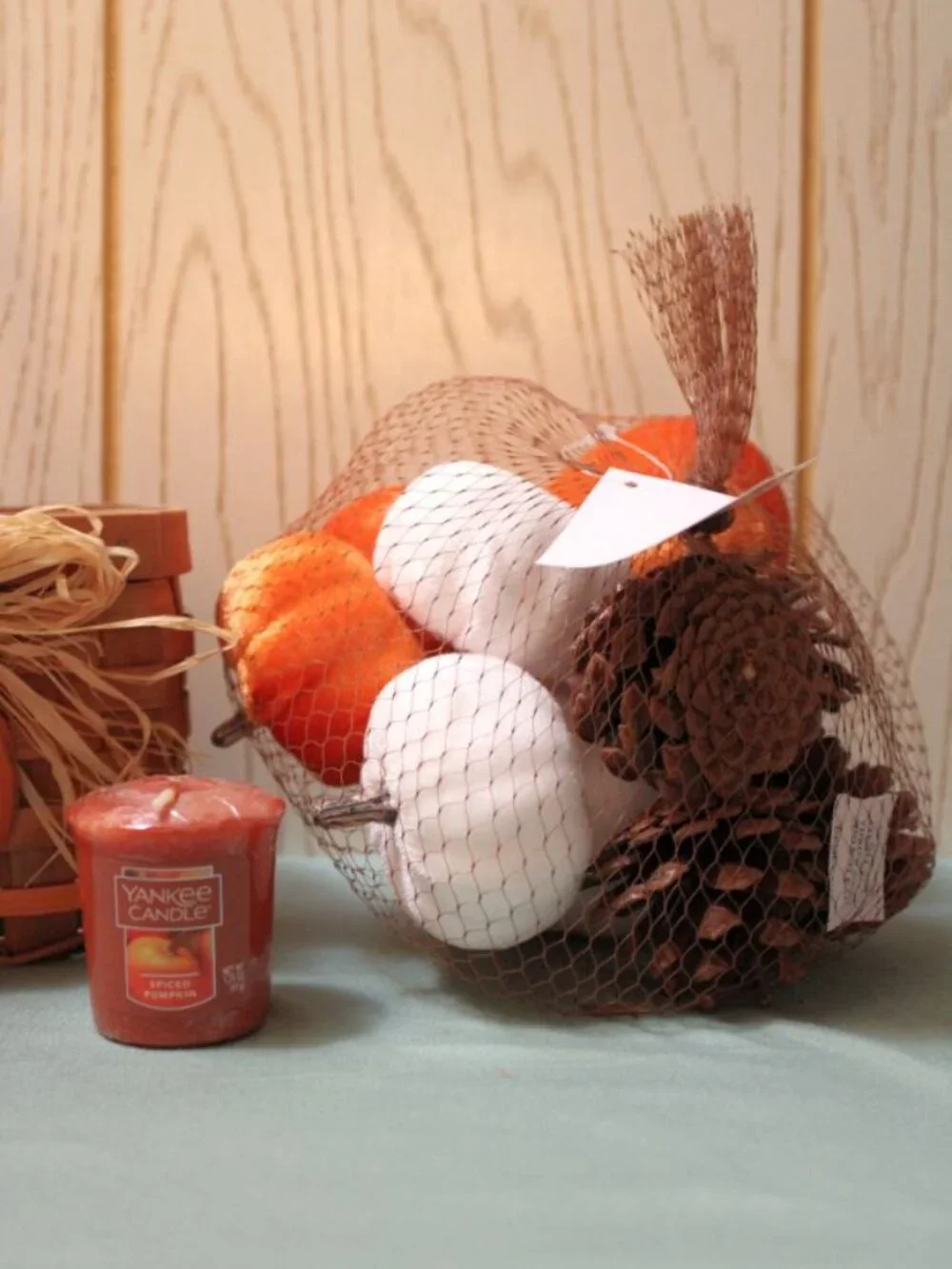 Pumpkin Basket with Yankee Candle & Pumpkin Decorations - New